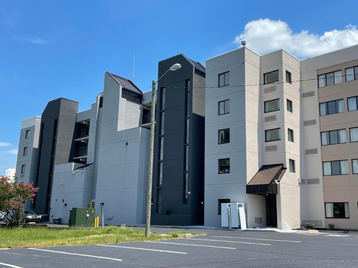 Quality Inn & Suites Spring Lake - Fayetteville Near Fort Bragg Екстериор снимка