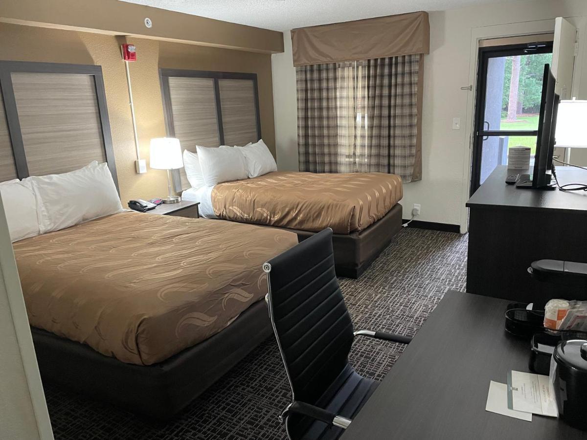 Quality Inn & Suites Spring Lake - Fayetteville Near Fort Bragg Екстериор снимка