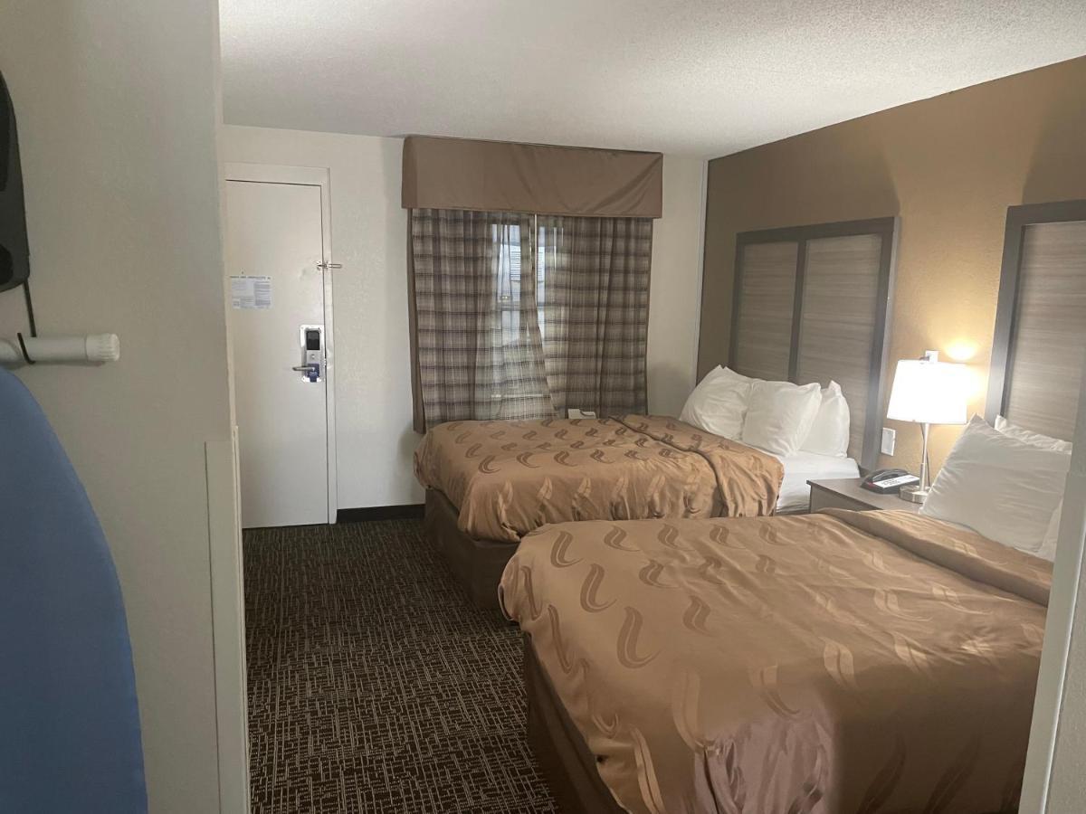 Quality Inn & Suites Spring Lake - Fayetteville Near Fort Bragg Екстериор снимка