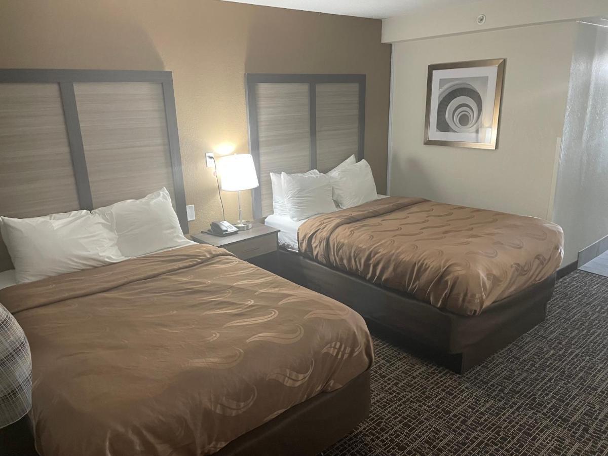 Quality Inn & Suites Spring Lake - Fayetteville Near Fort Bragg Екстериор снимка