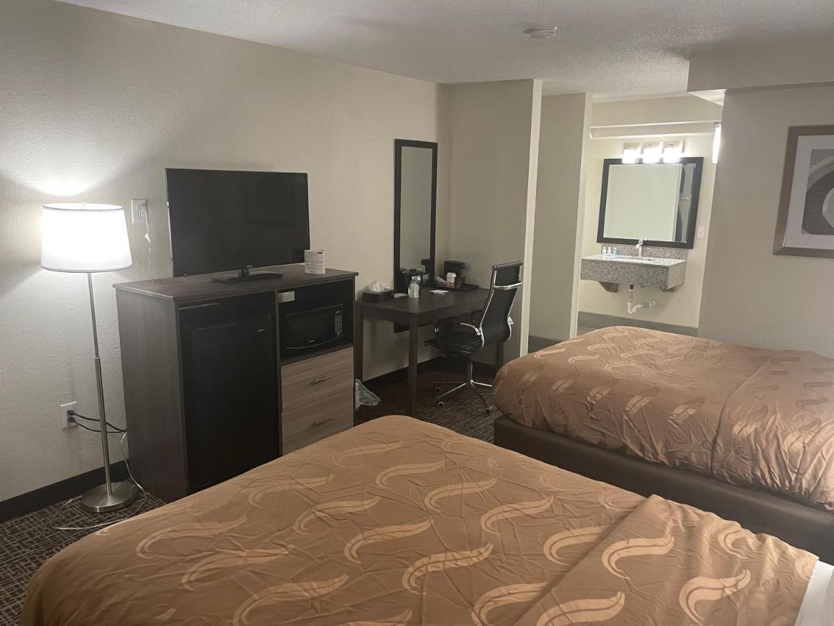 Quality Inn & Suites Spring Lake - Fayetteville Near Fort Bragg Екстериор снимка