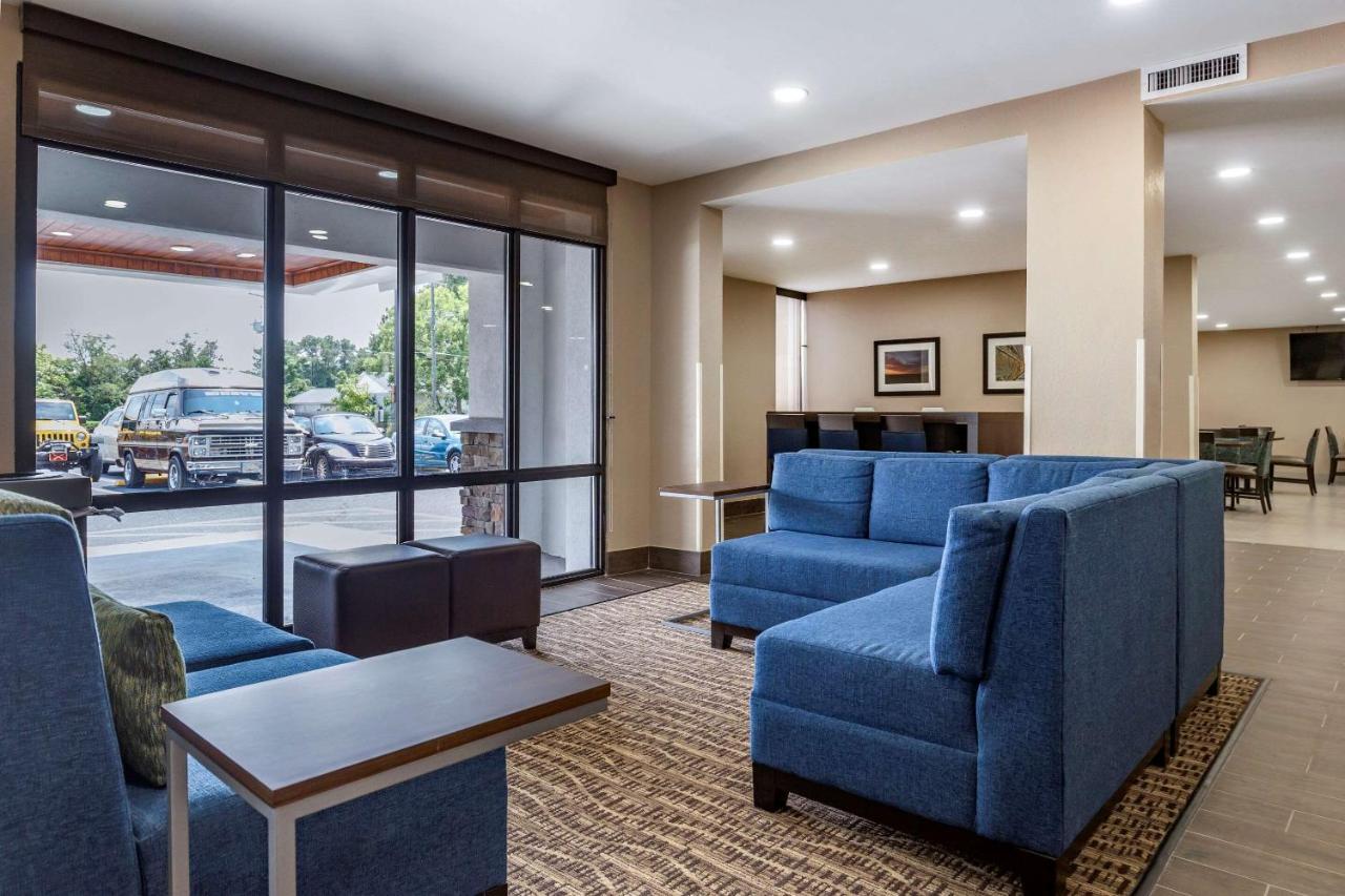 Quality Inn & Suites Spring Lake - Fayetteville Near Fort Bragg Екстериор снимка
