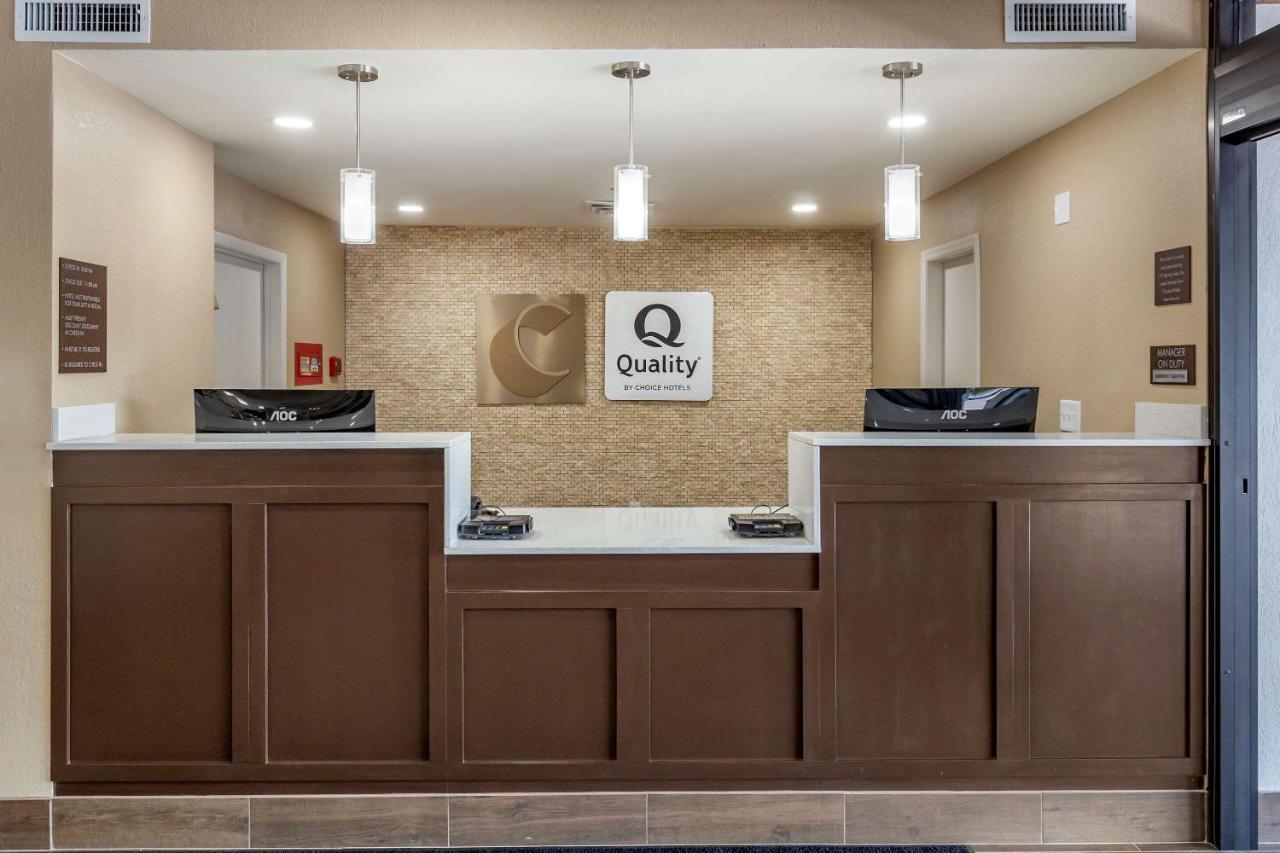 Quality Inn & Suites Spring Lake - Fayetteville Near Fort Bragg Екстериор снимка