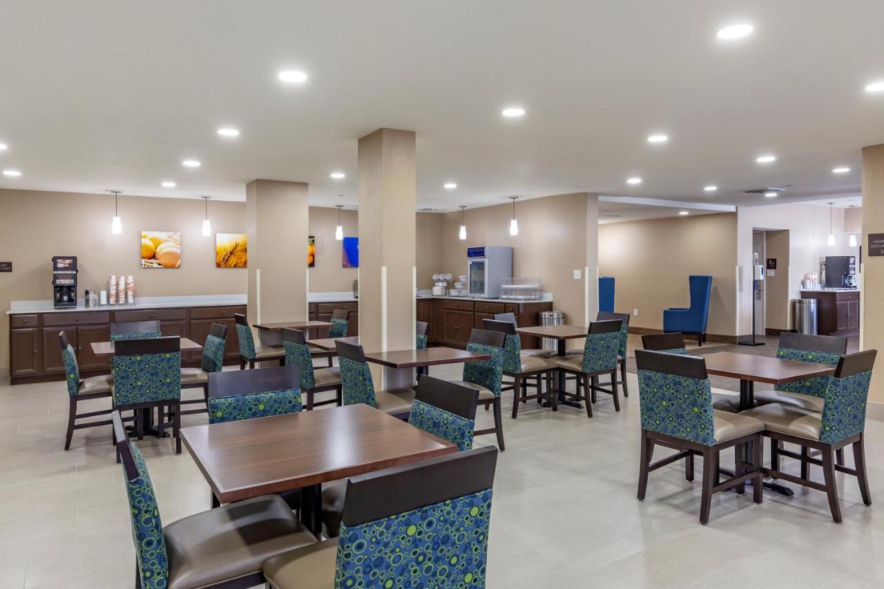 Quality Inn & Suites Spring Lake - Fayetteville Near Fort Bragg Екстериор снимка