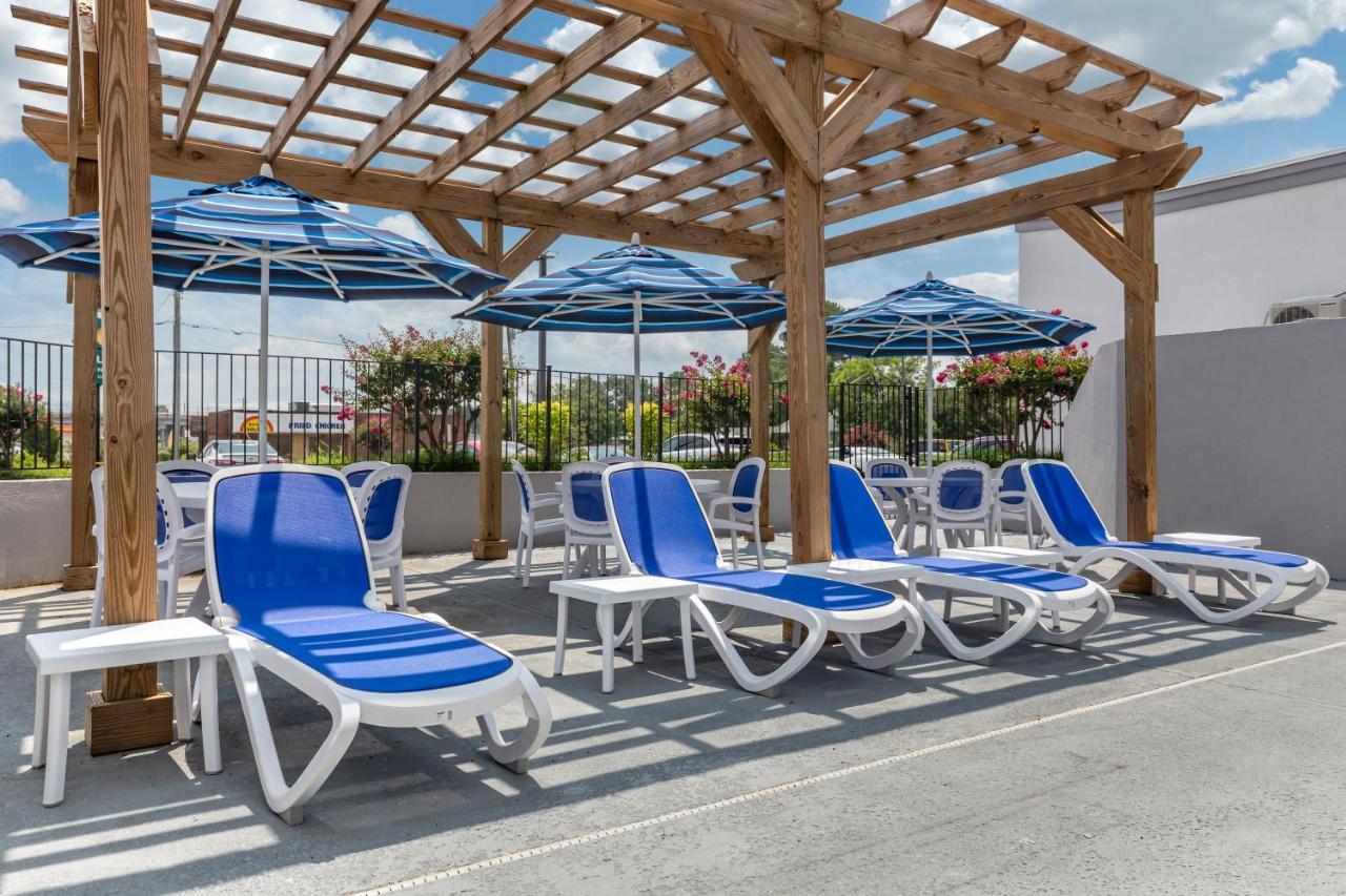 Quality Inn & Suites Spring Lake - Fayetteville Near Fort Bragg Екстериор снимка