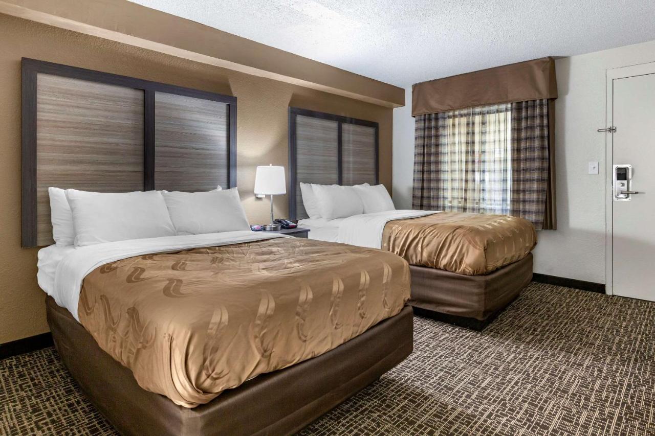 Quality Inn & Suites Spring Lake - Fayetteville Near Fort Bragg Екстериор снимка