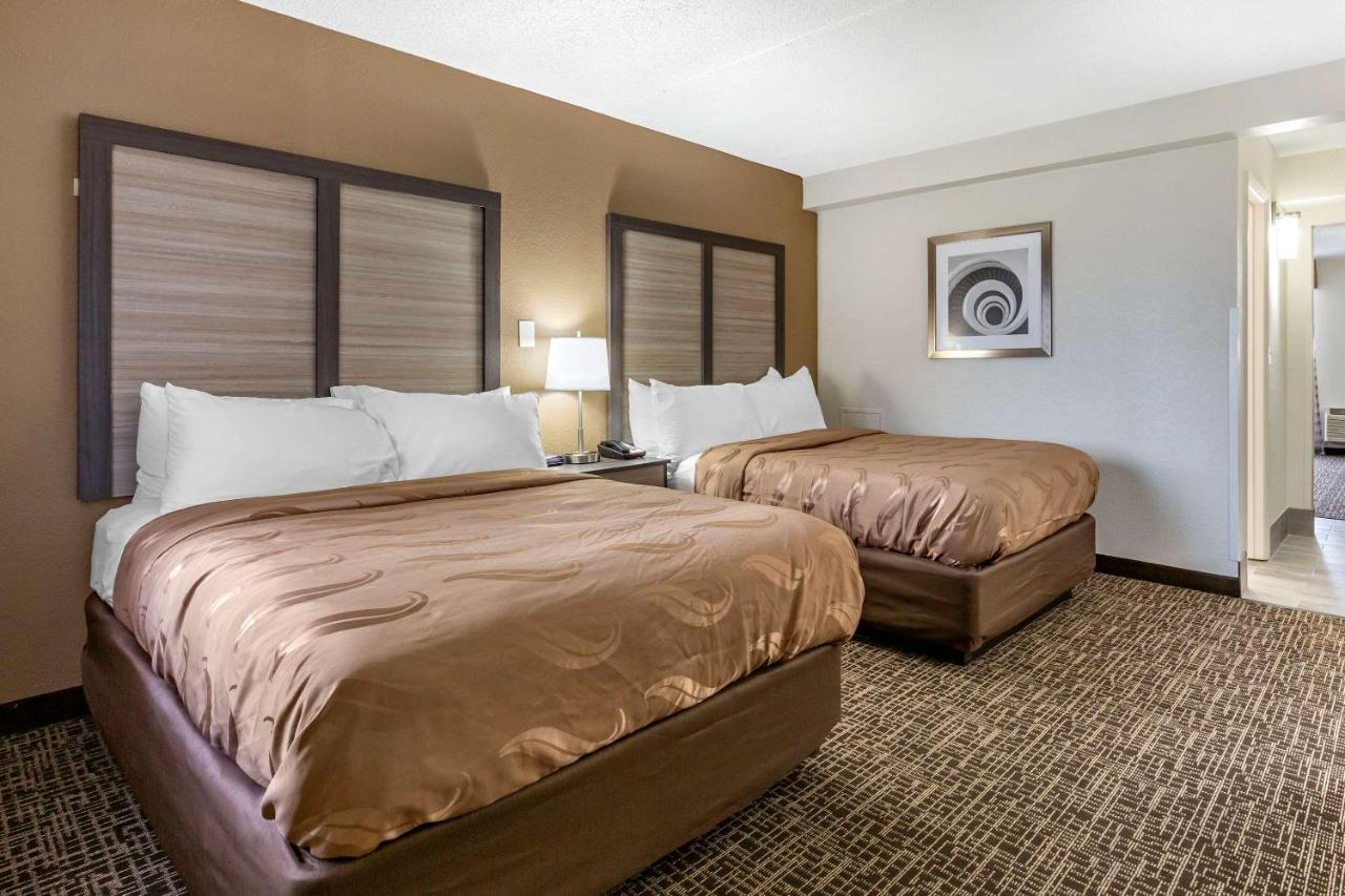 Quality Inn & Suites Spring Lake - Fayetteville Near Fort Bragg Екстериор снимка