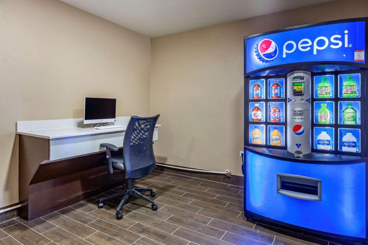 Quality Inn & Suites Spring Lake - Fayetteville Near Fort Bragg Екстериор снимка